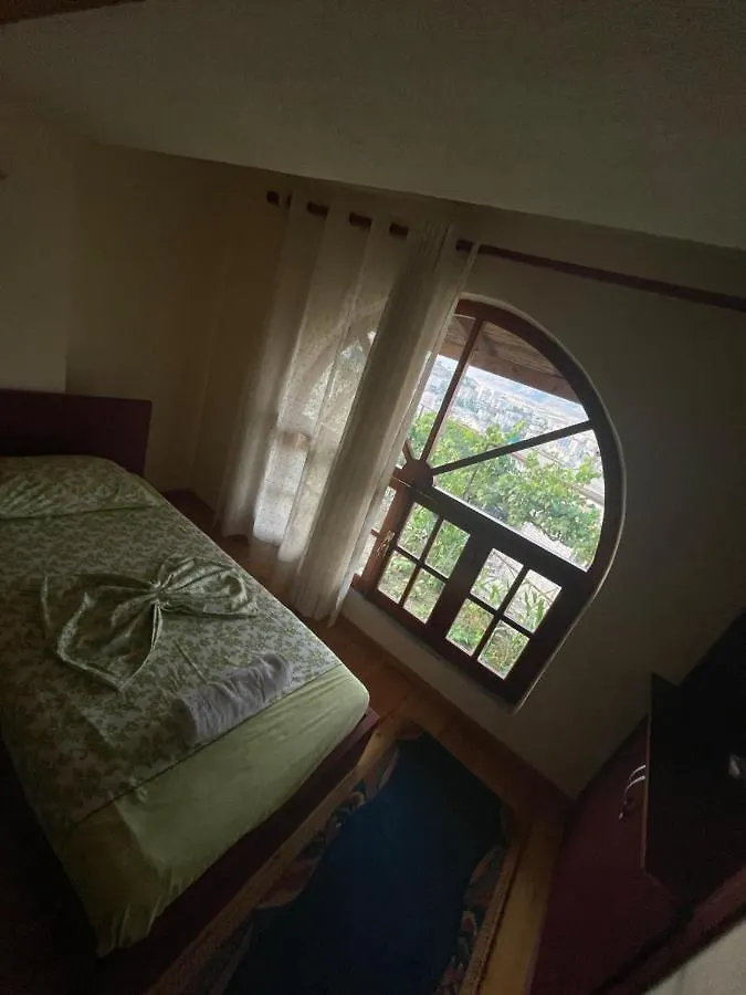 Eugen Guesthouse 0*, Gjirokastër