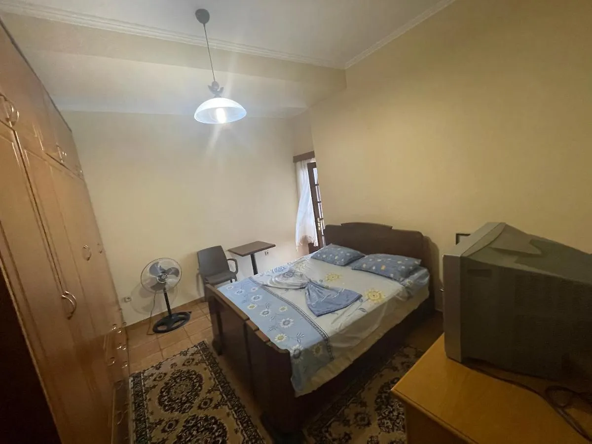 דירה Eugen Guesthouse אלבניה